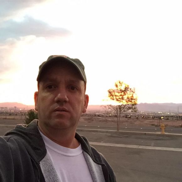 Meet your Posher, Carlos - Picture 1 of 1